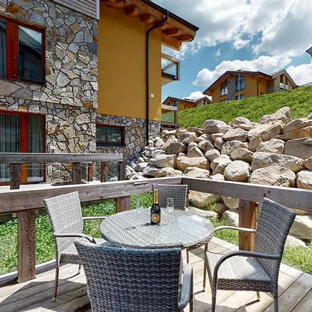 Konifer - Jacuzzi - In Out Apartament