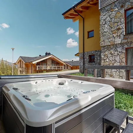 Konifer - Jacuzzi - In Out Apartament *