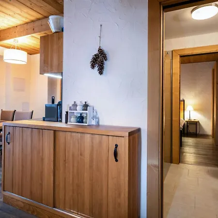 Konifer - Jacuzzi - In Out